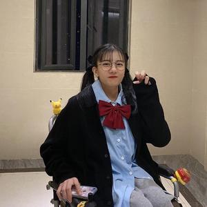 猫女误入面包加工厂
